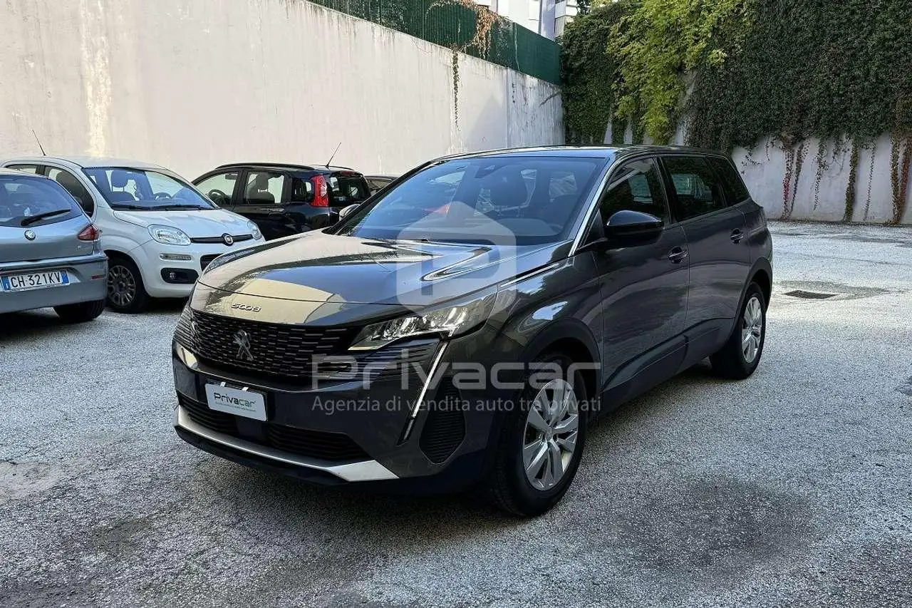 Photo 1 : Peugeot 5008 2023 Petrol