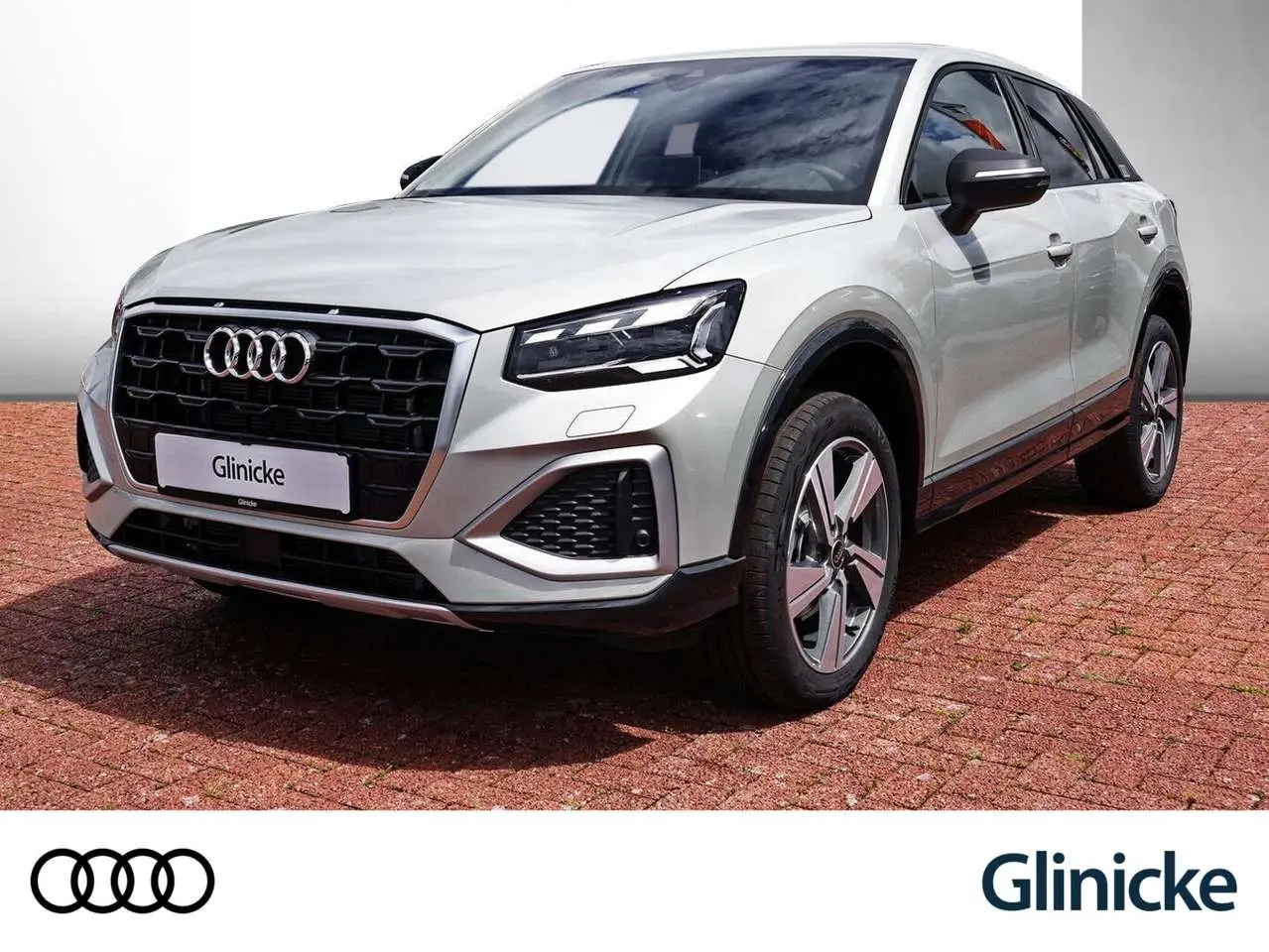 Photo 1 : Audi Q2 2024 Petrol