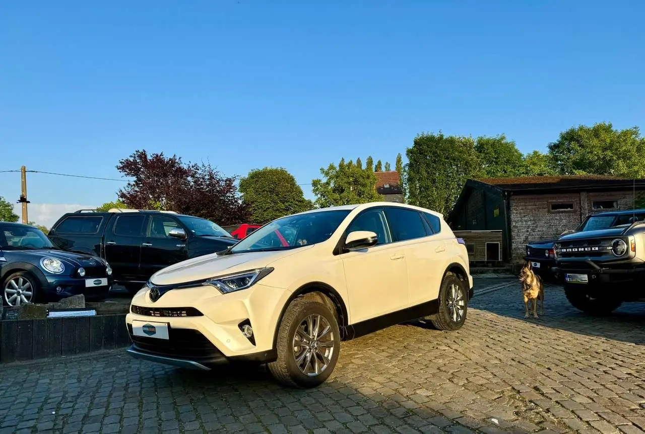 Photo 1 : Toyota Rav4 2016 Essence