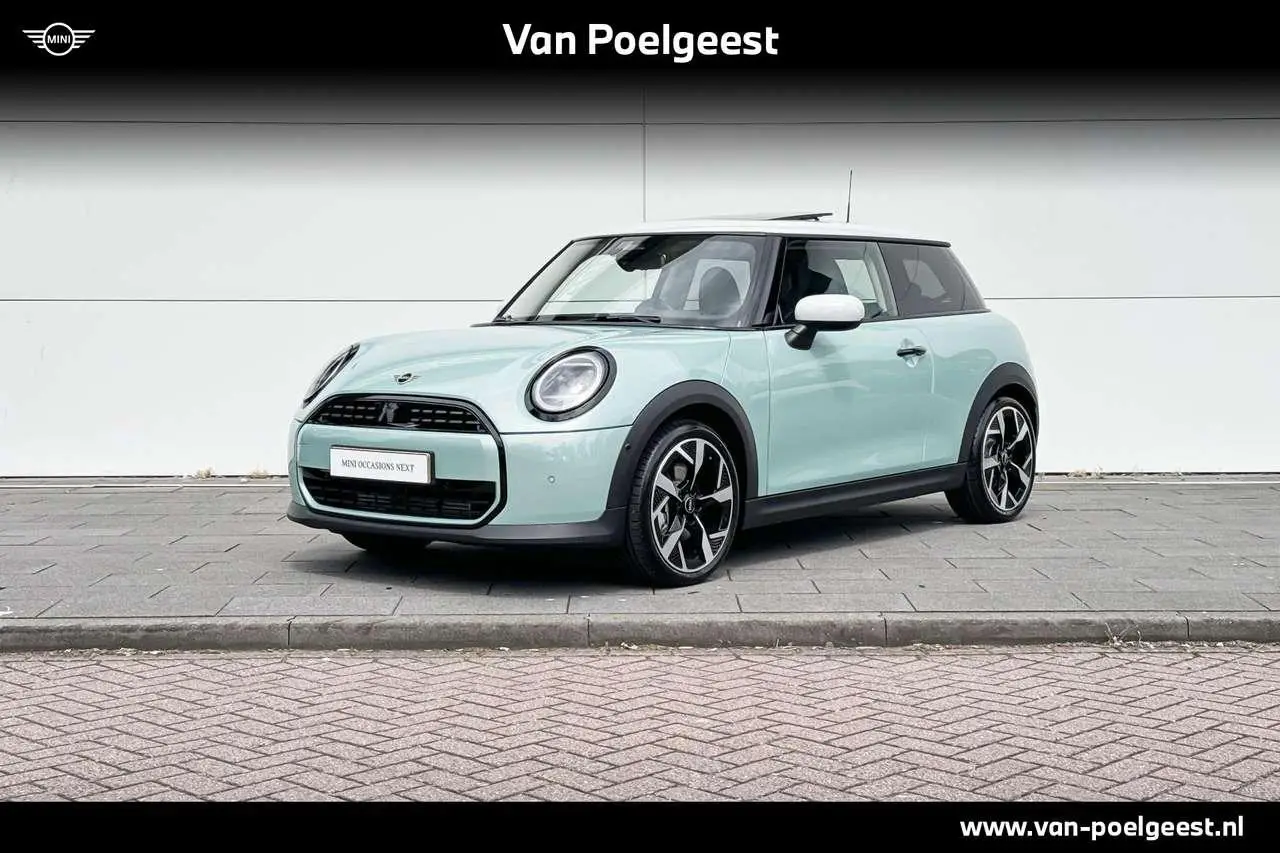 Photo 1 : Mini Cooper 2024 Petrol