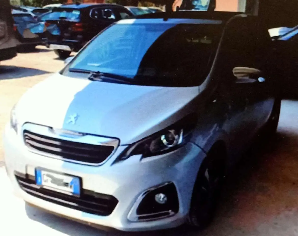 Photo 1 : Peugeot 108 2021 Essence