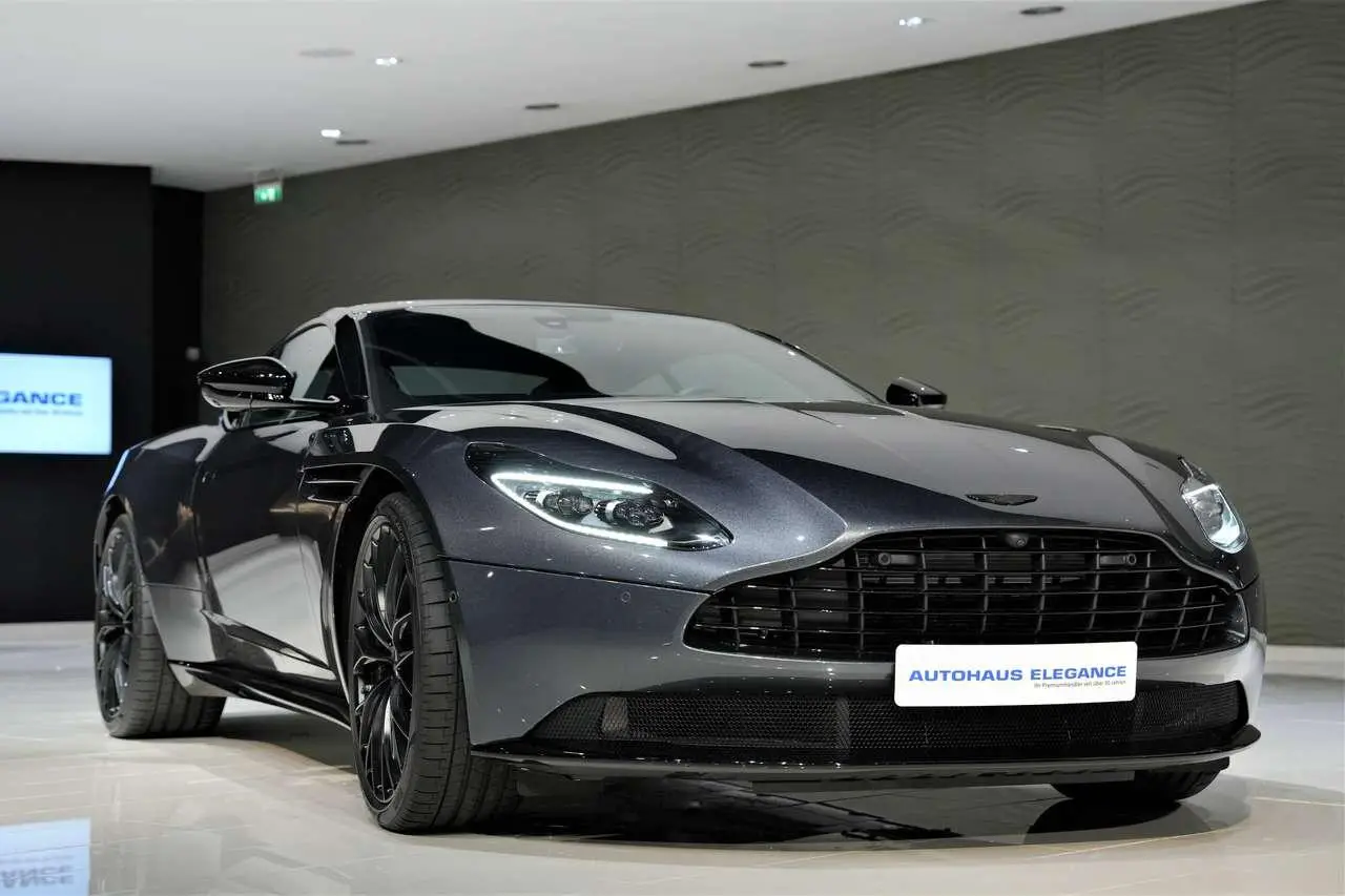 Photo 1 : Aston Martin Db11 2024 Essence