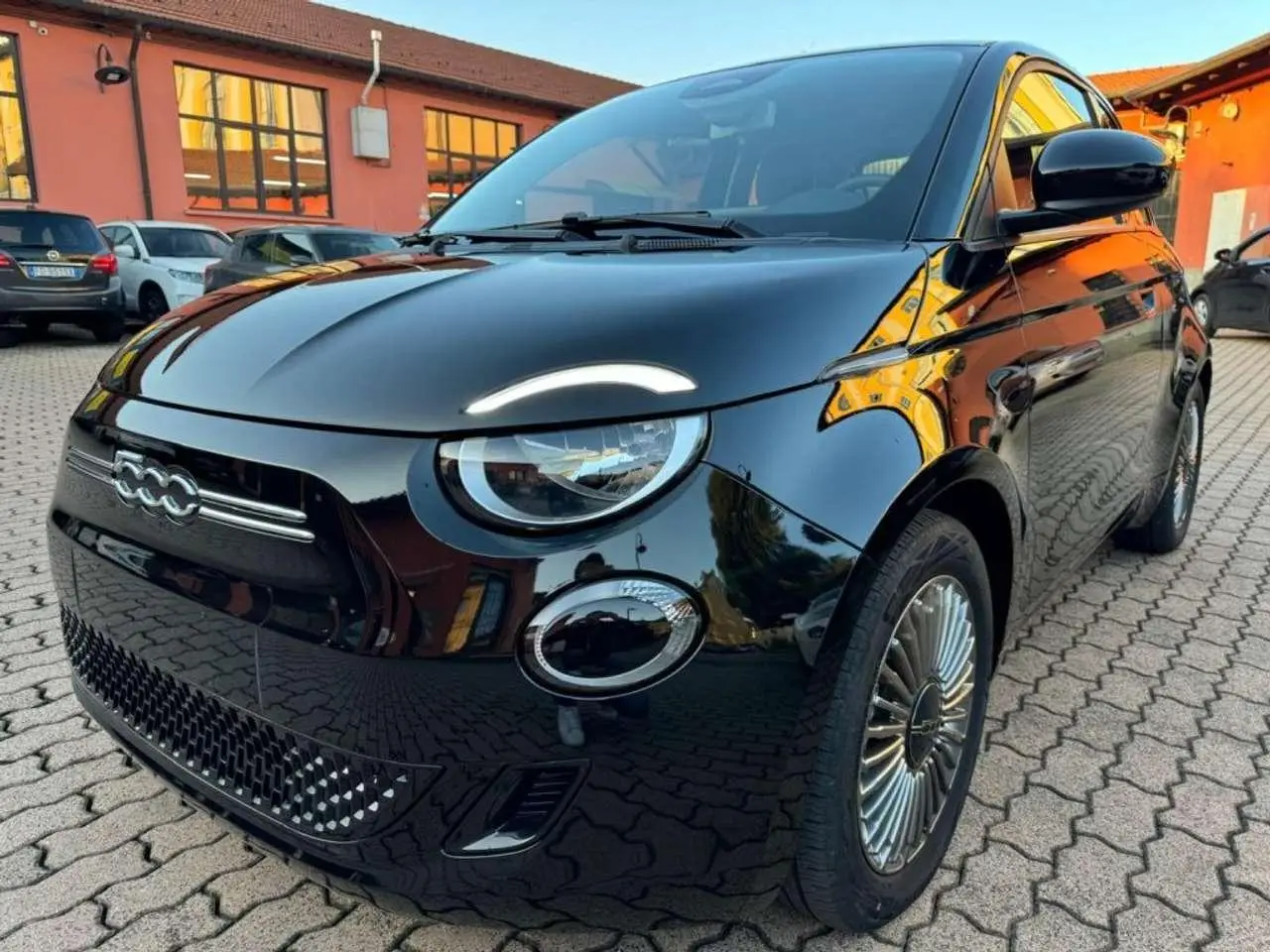 Photo 1 : Fiat 500 2023 Électrique