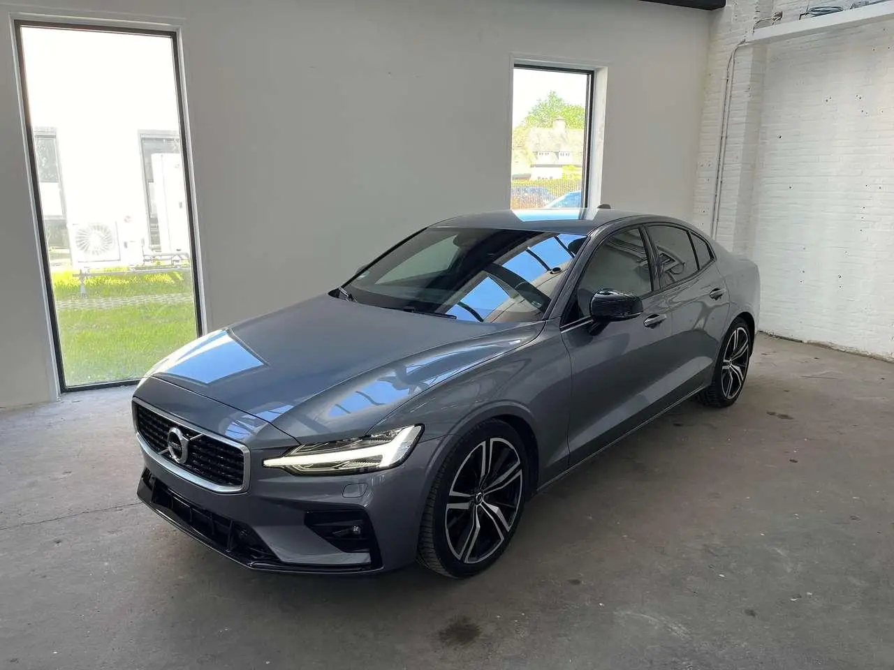 Photo 1 : Volvo S60 2019 Petrol