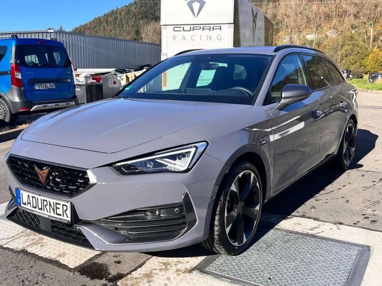 Photo 1 : Cupra Leon 2024 Petrol