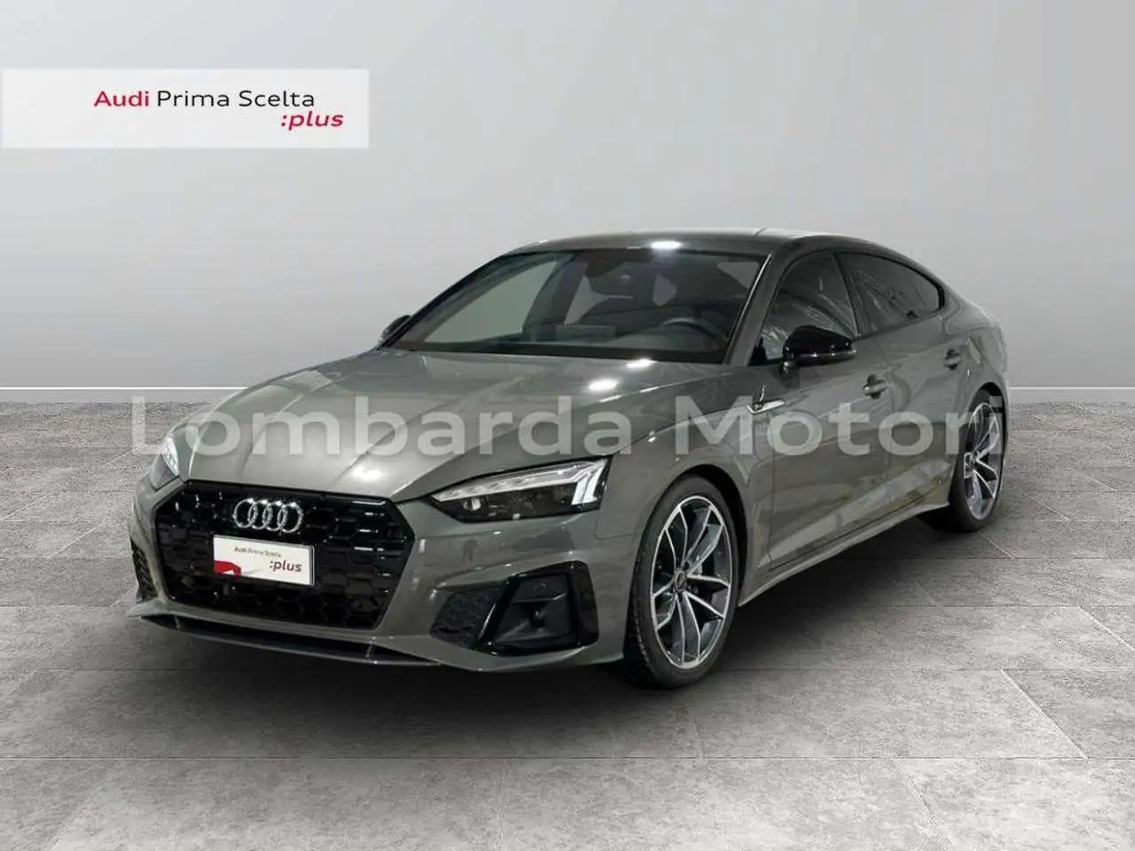 Photo 1 : Audi A5 2024 Hybride