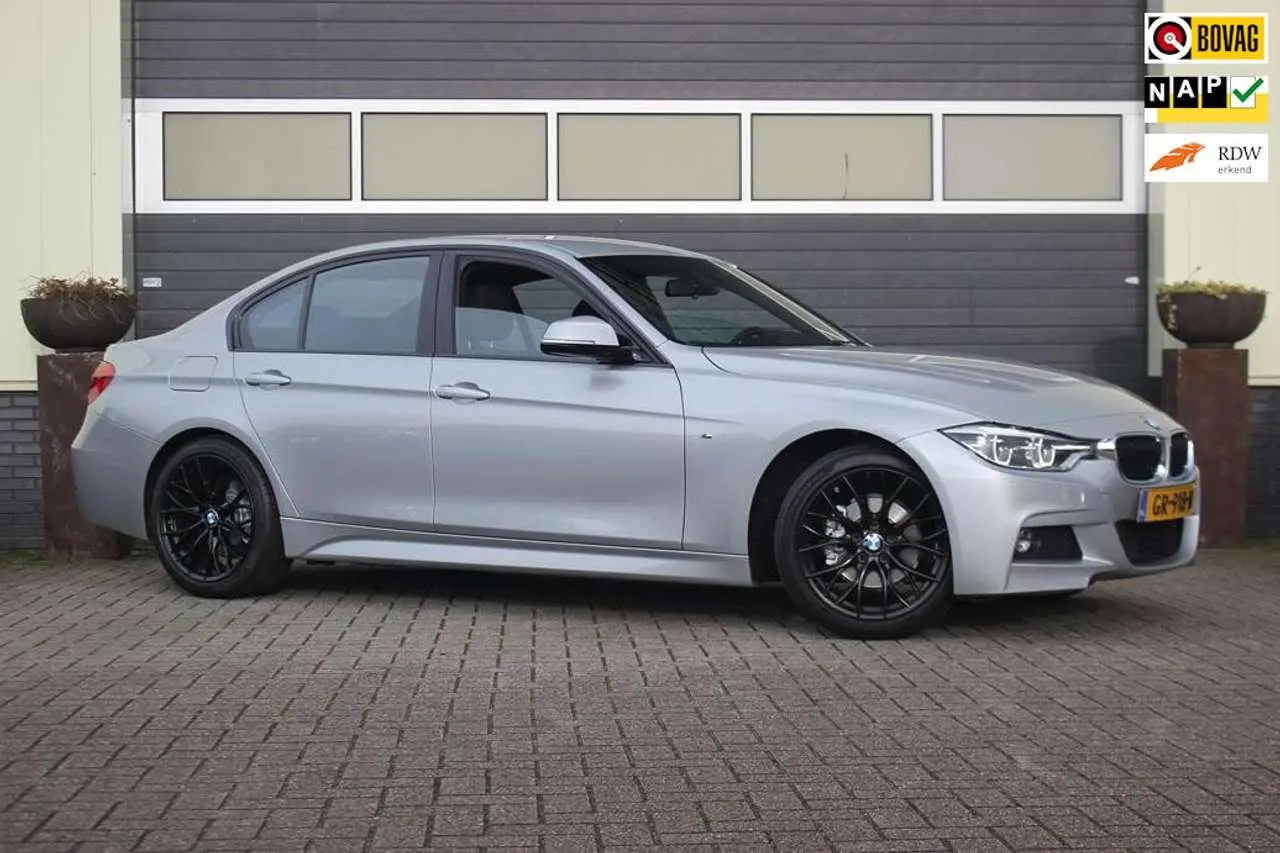 Photo 1 : Bmw Serie 3 2015 Petrol