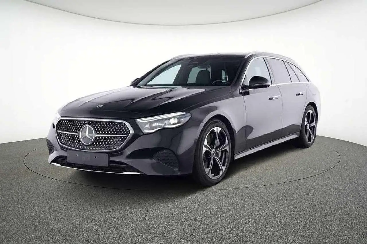 Photo 1 : Mercedes-benz Classe E 2023 Hybrid