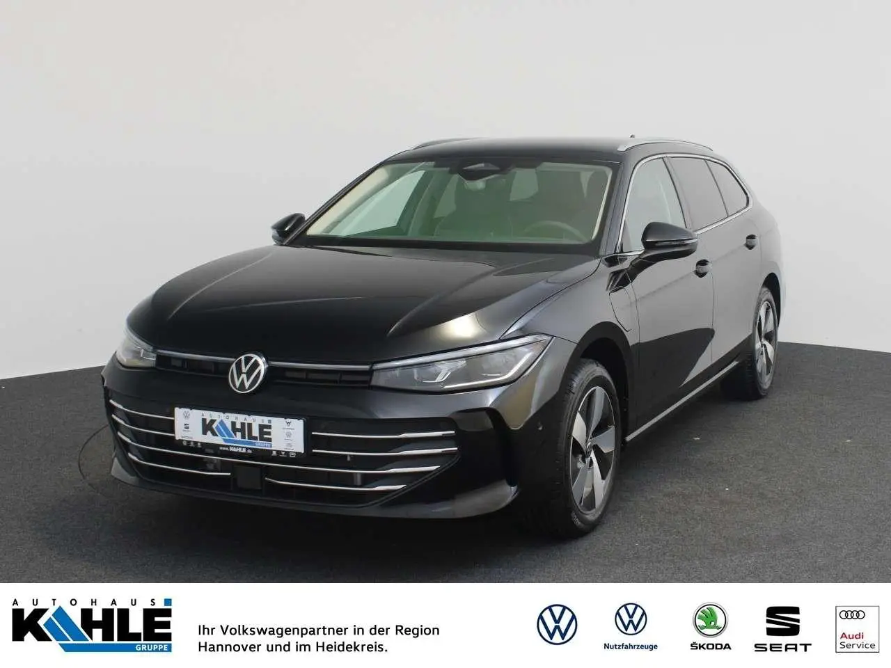 Photo 1 : Volkswagen Passat 2024 Hybrid