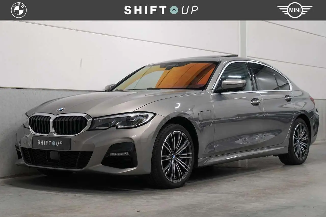 Photo 1 : Bmw Serie 3 2019 Hybrid