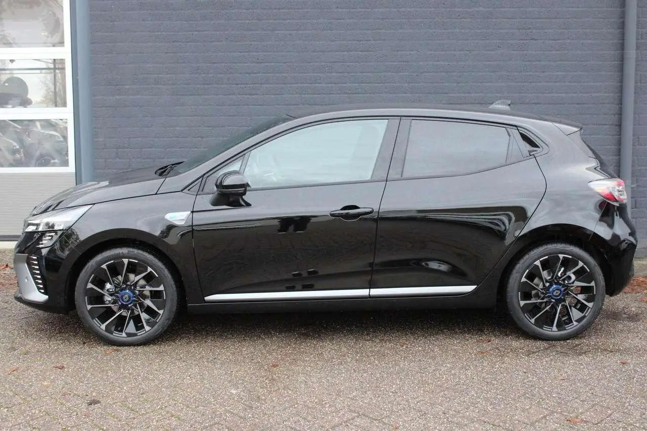 Photo 1 : Renault Clio 2023 Petrol