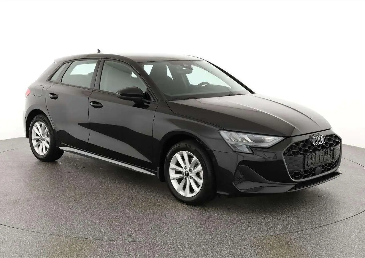 Photo 1 : Audi A3 2024 Petrol