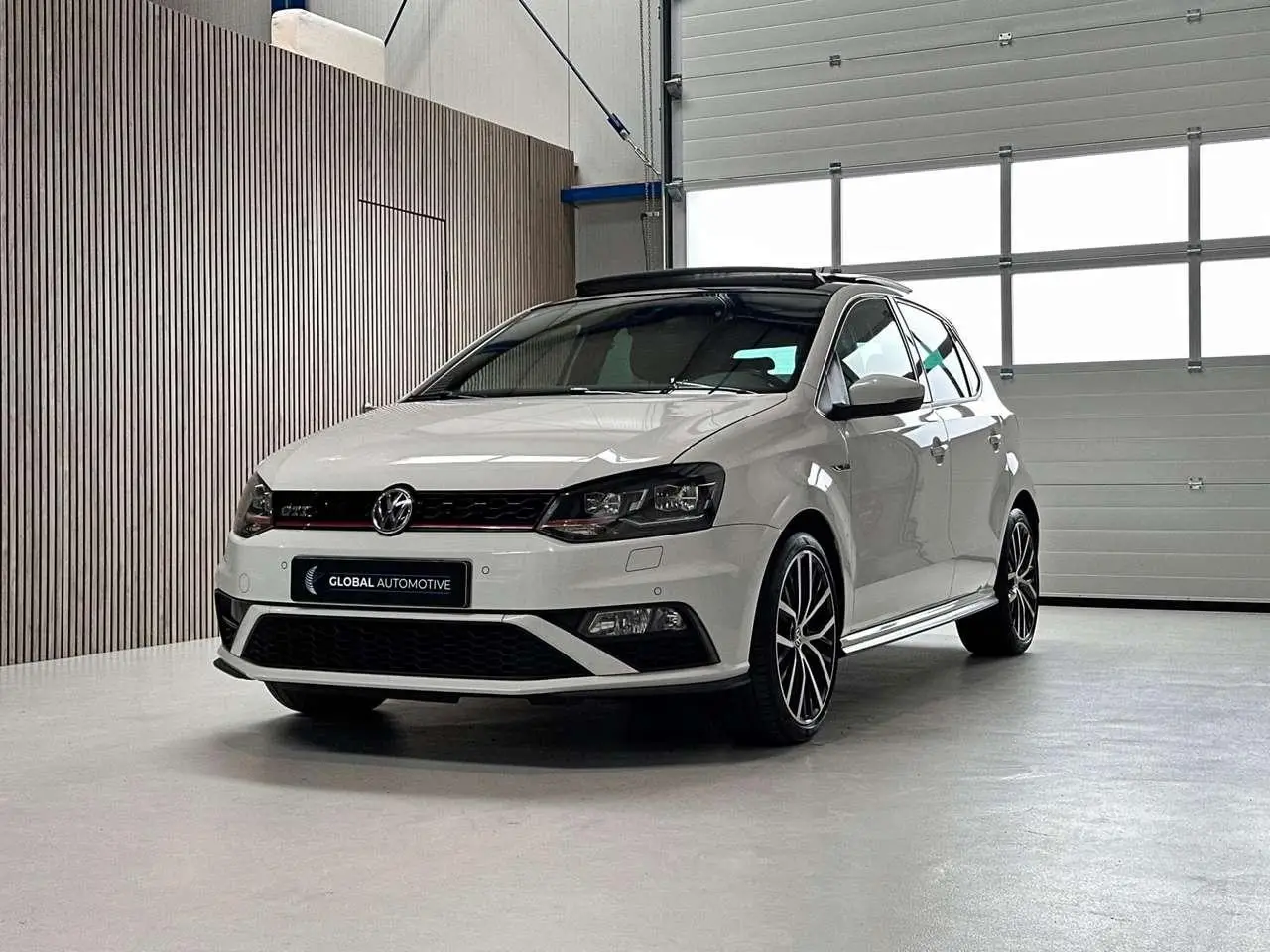 Photo 1 : Volkswagen Polo 2017 Essence