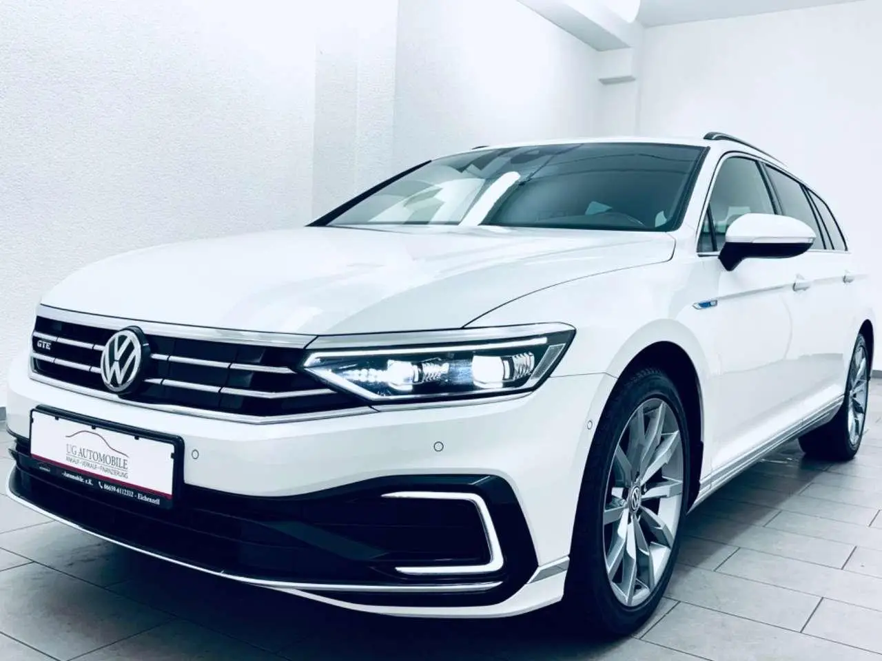 Photo 1 : Volkswagen Passat 2020 Hybrid