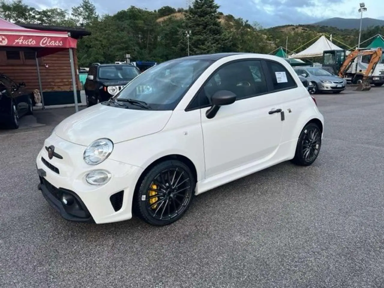 Photo 1 : Abarth 695 2023 Essence