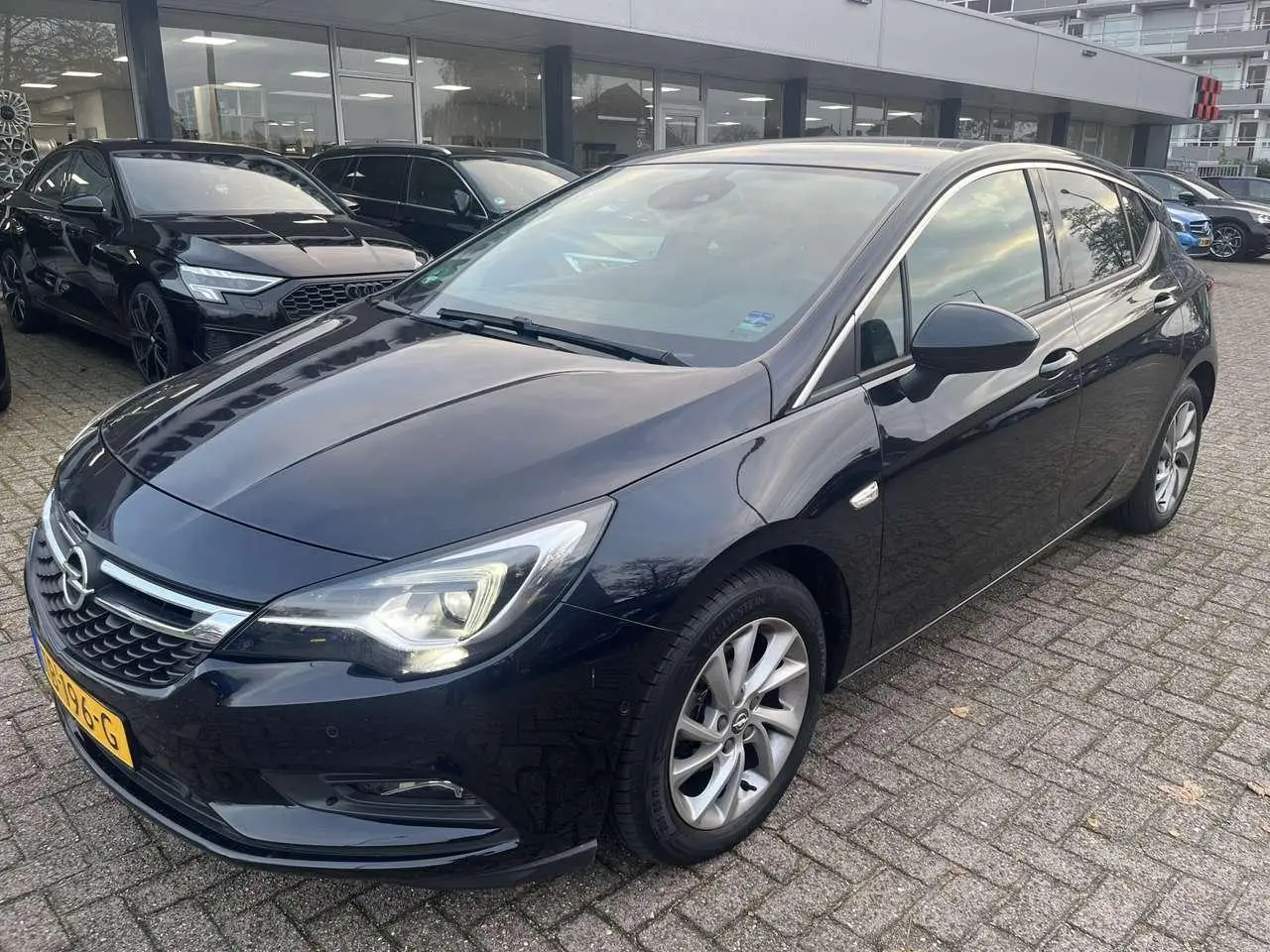 Photo 1 : Opel Astra 2018 Petrol