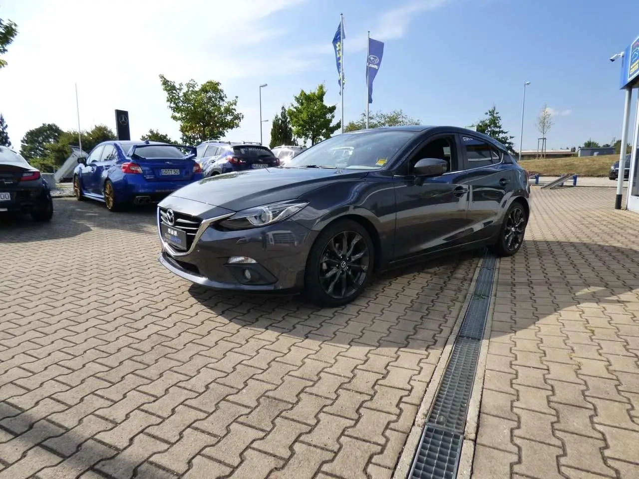 Photo 1 : Mazda 3 2016 Petrol