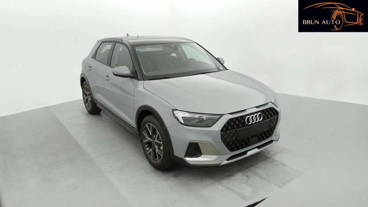 Photo 1 : Audi A1 2023 Essence