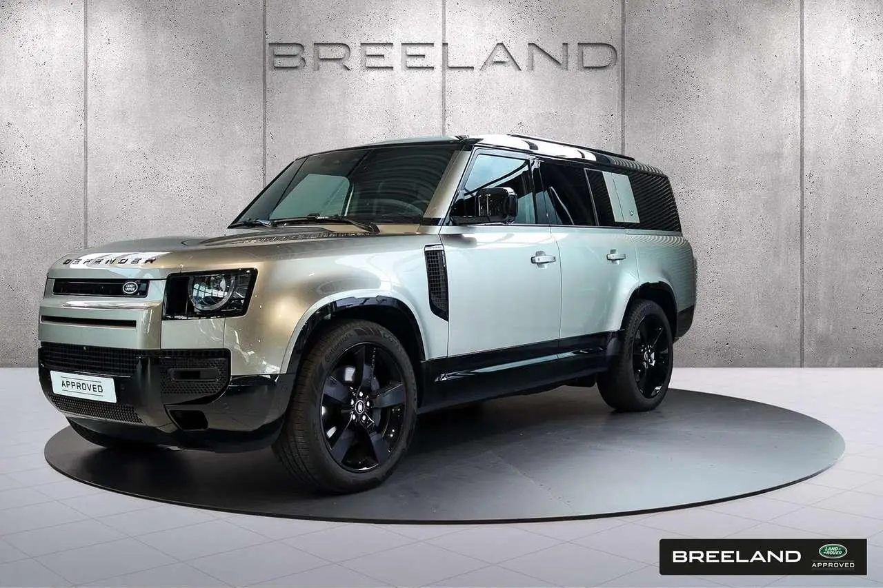 Photo 1 : Land Rover Defender 2024 Essence