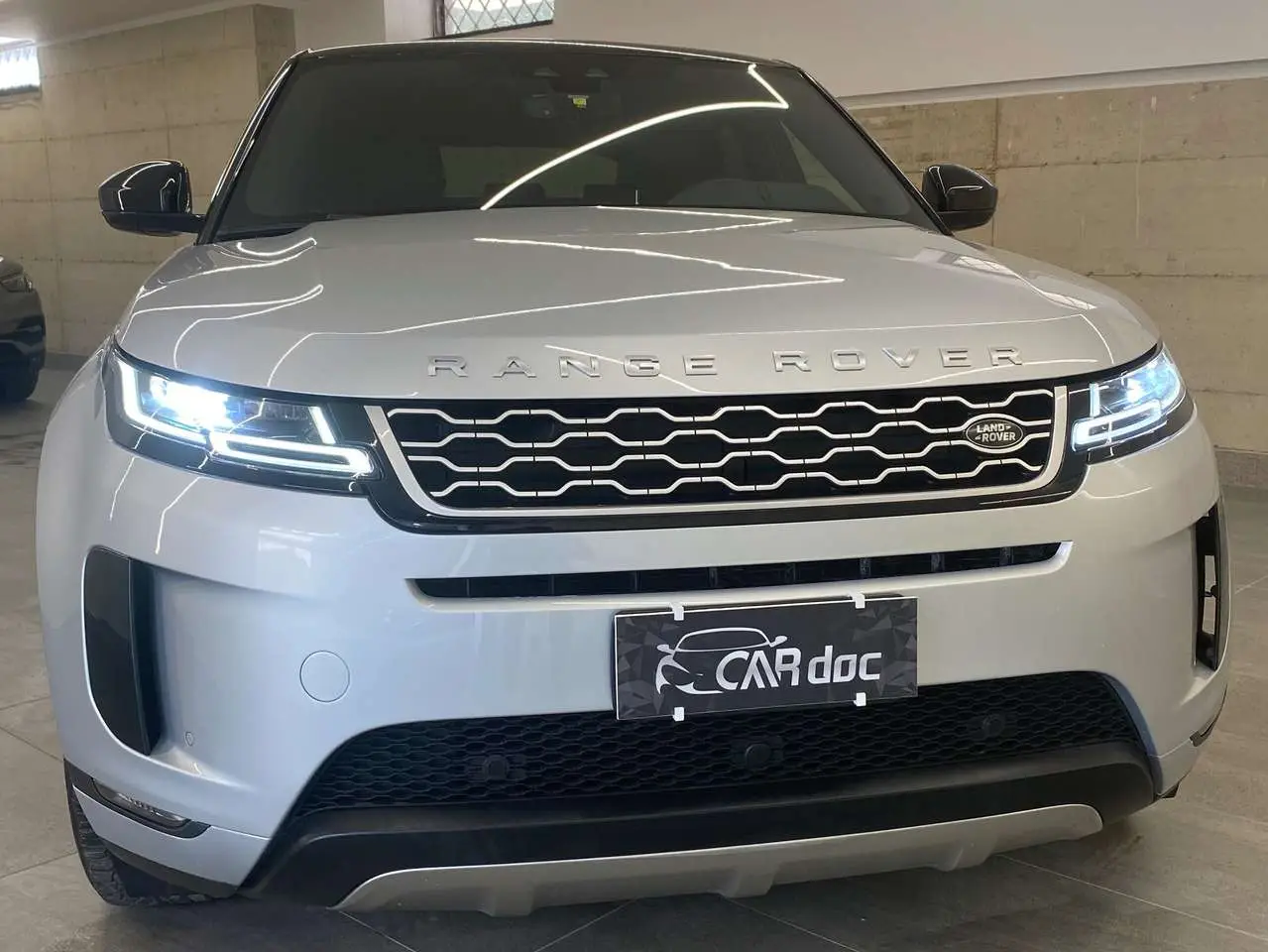 Photo 1 : Land Rover Range Rover Evoque 2019 Hybride