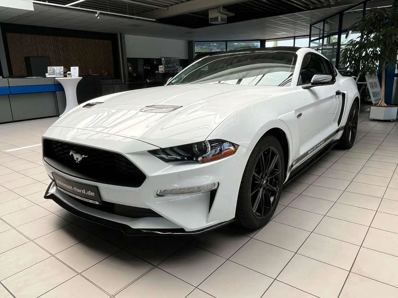 Photo 1 : Ford Mustang 2018 Petrol