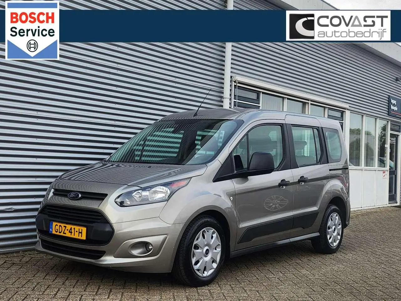 Photo 1 : Ford Tourneo 2017 Essence