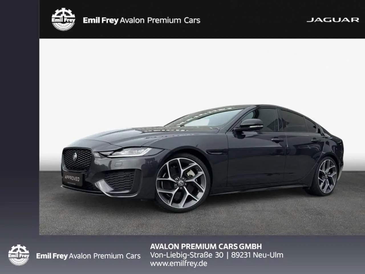 Photo 1 : Jaguar Xe 2023 Petrol