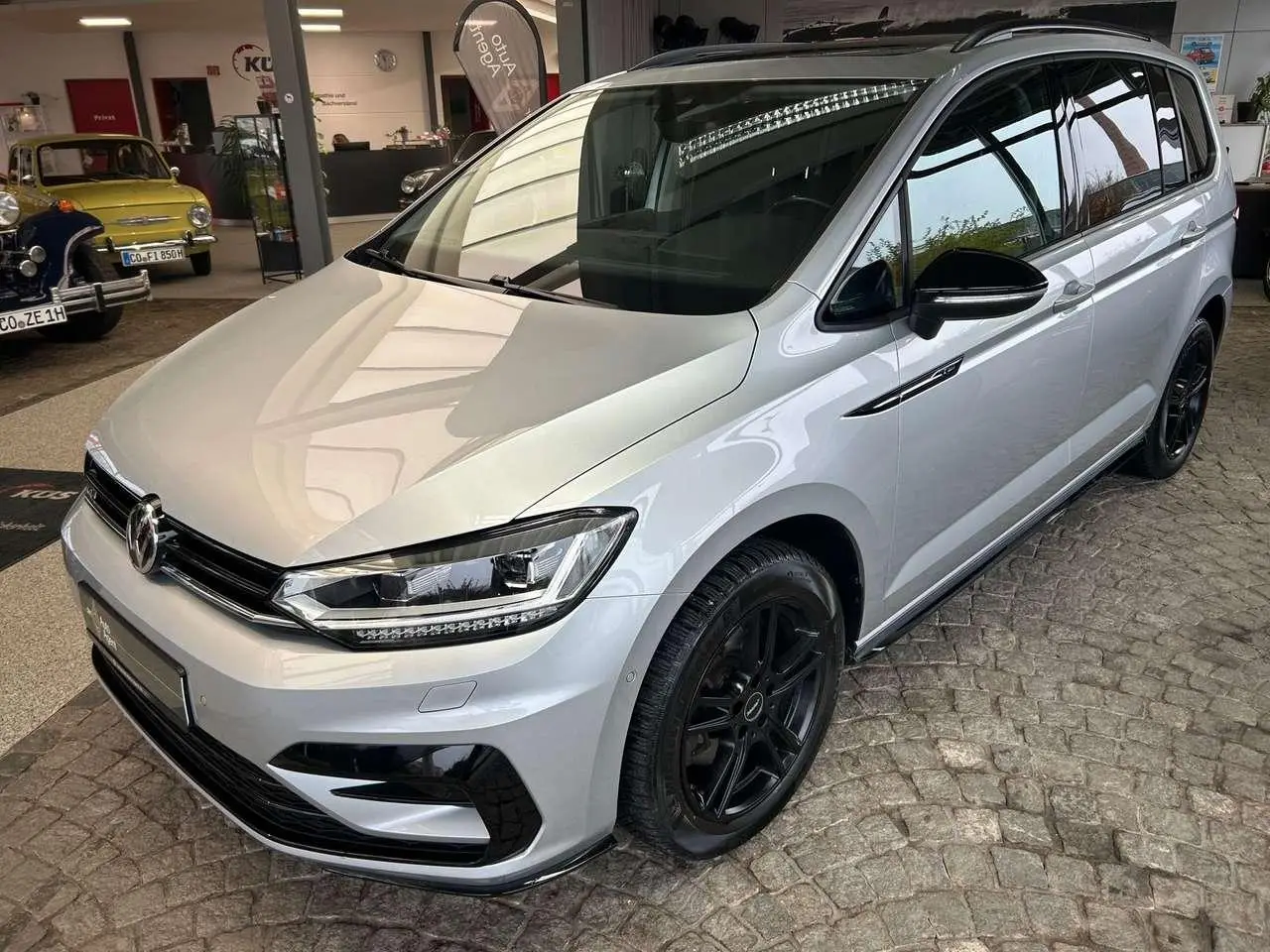 Photo 1 : Volkswagen Touran 2019 Petrol