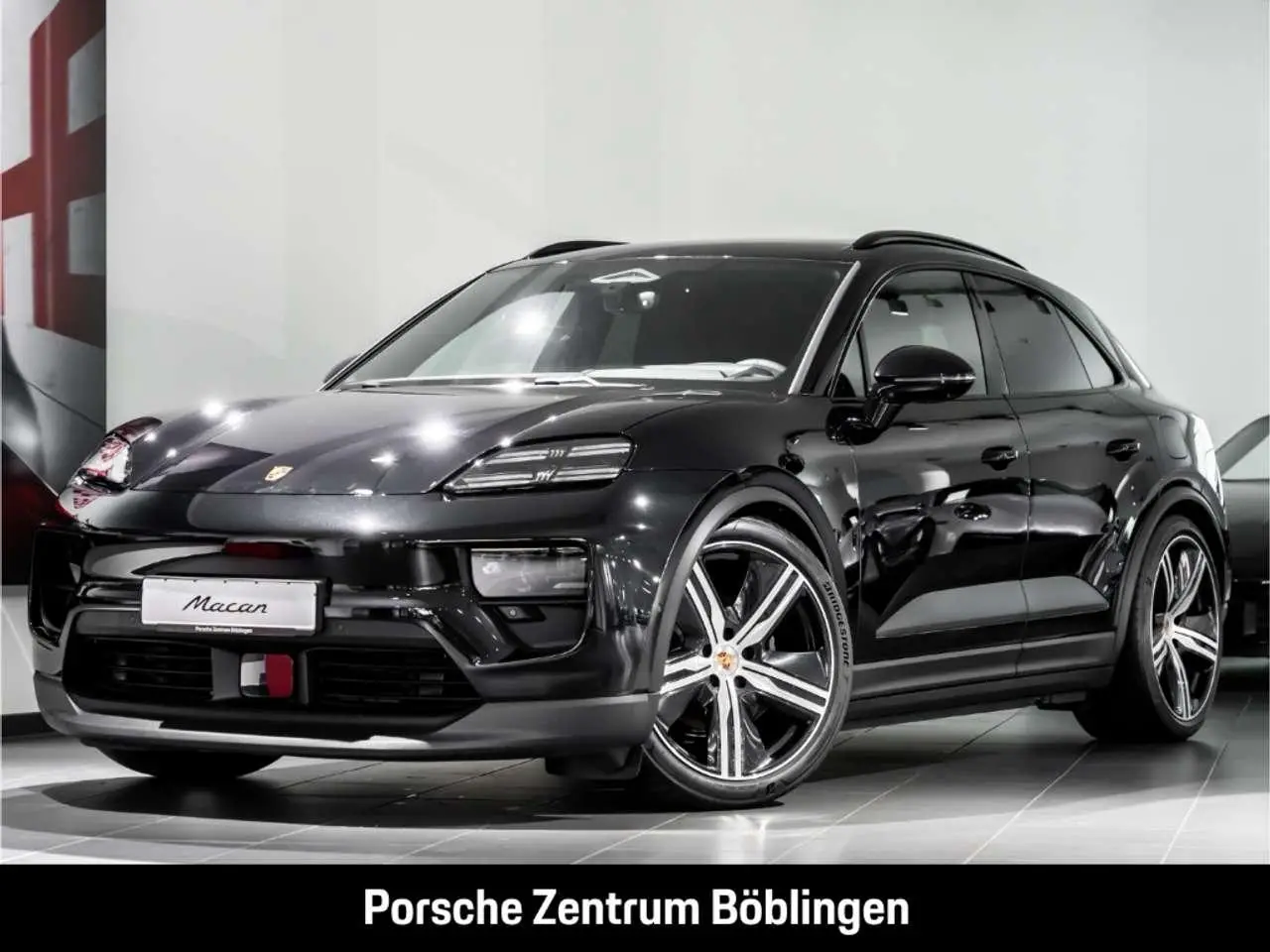 Photo 1 : Porsche Macan 2024 Electric