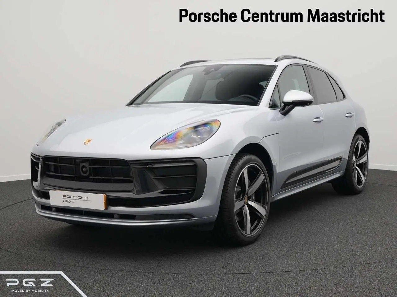 Photo 1 : Porsche Macan 2023 Essence