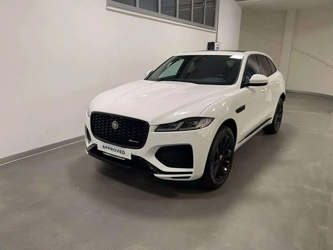 Photo 1 : Jaguar F-pace 2023 Hybrid