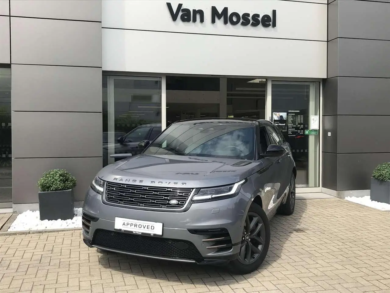 Photo 1 : Land Rover Range Rover Velar 2023 Hybride