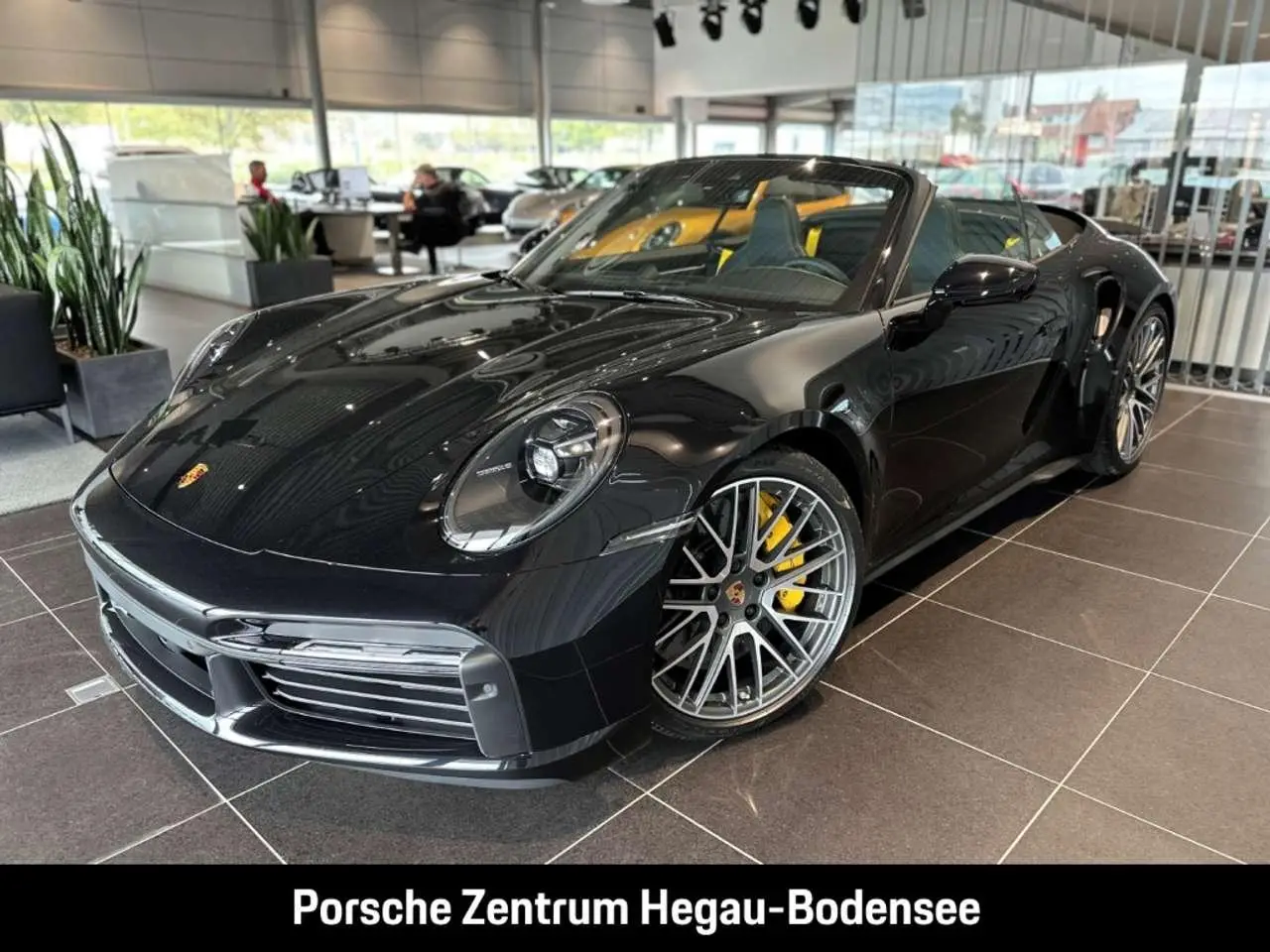 Photo 1 : Porsche 992 2024 Essence