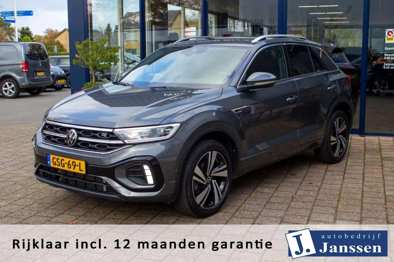 Photo 1 : Volkswagen T-roc 2023 Essence