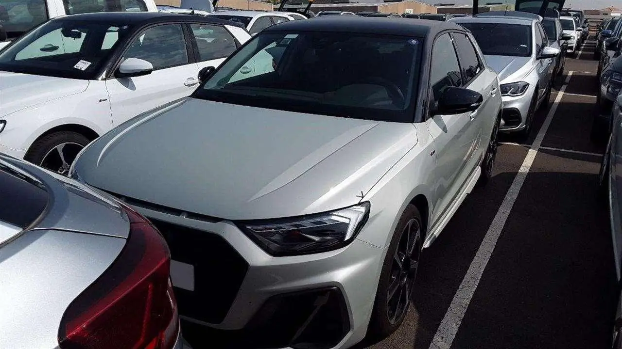 Photo 1 : Audi A1 2024 Petrol