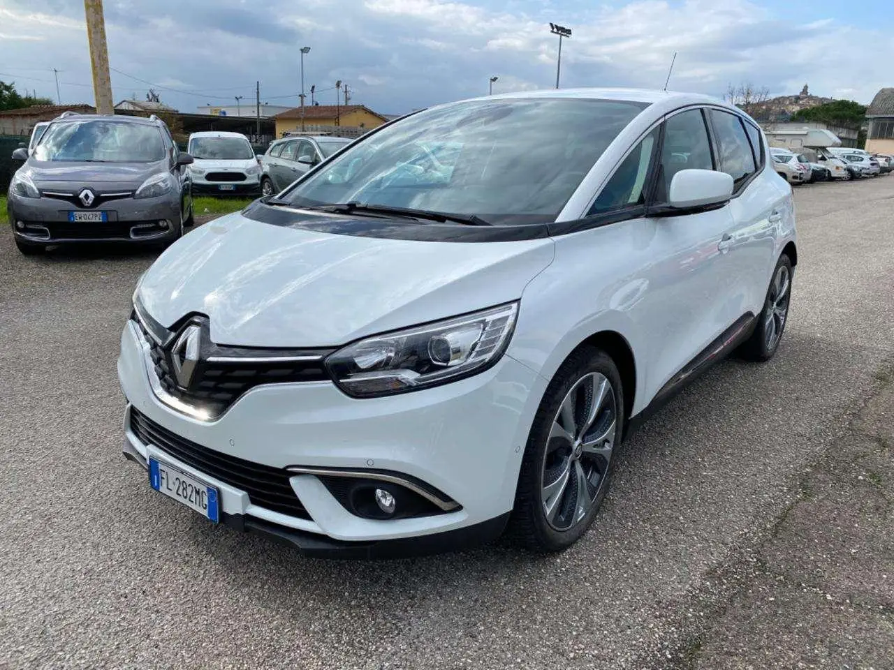 Photo 1 : Renault Scenic 2017 Petrol