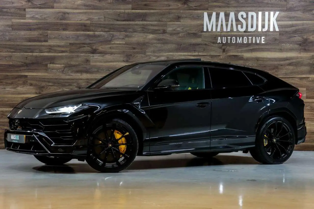 Photo 1 : Lamborghini Urus 2021 Essence