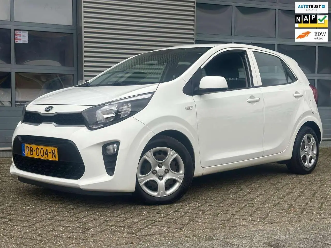 Photo 1 : Kia Picanto 2017 Petrol