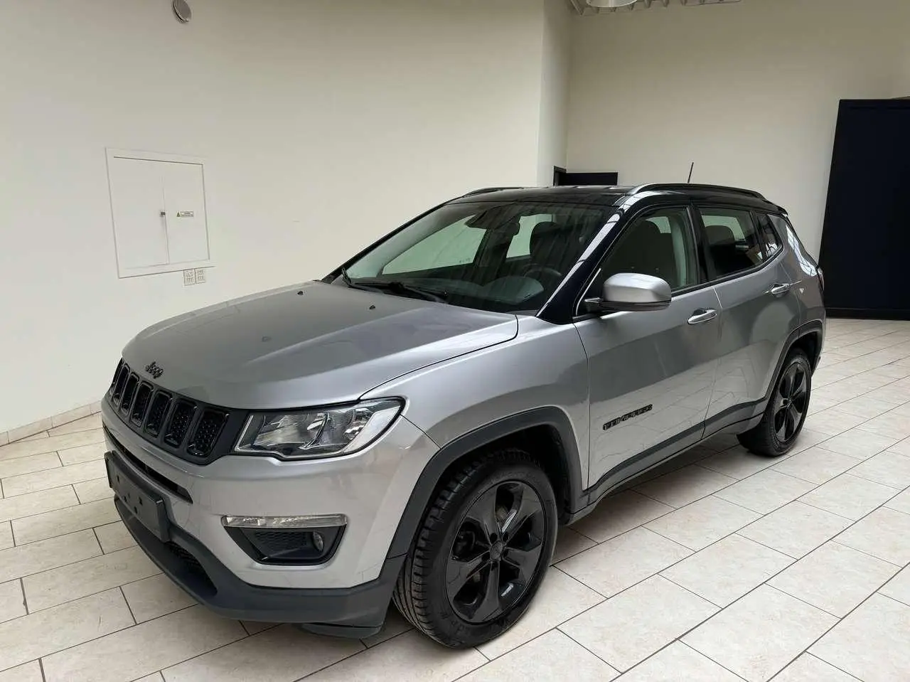 Photo 1 : Jeep Compass 2019 Petrol