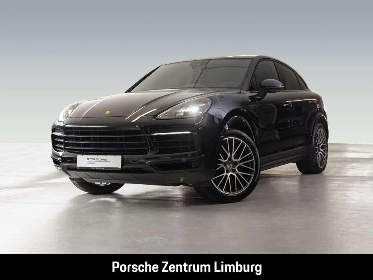 Photo 1 : Porsche Cayenne 2023 Petrol