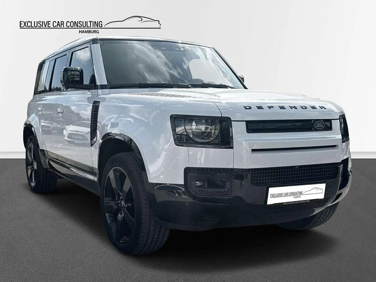 Photo 1 : Land Rover Defender 2023 Essence