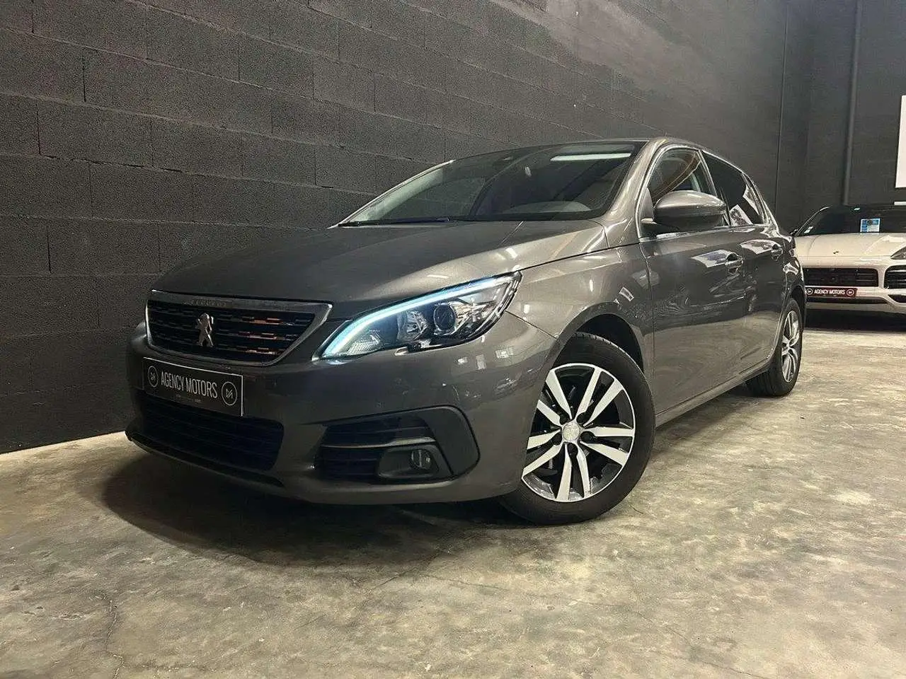 Photo 1 : Peugeot 308 2018 Petrol