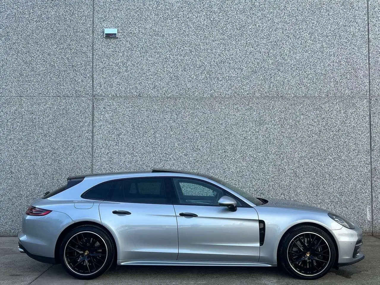 Photo 1 : Porsche Panamera 2020 Essence