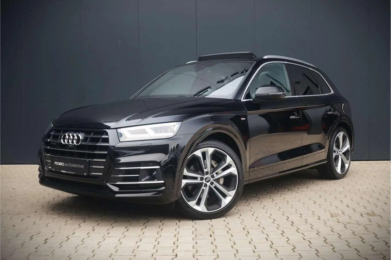 Photo 1 : Audi Q5 2020 Hybrid