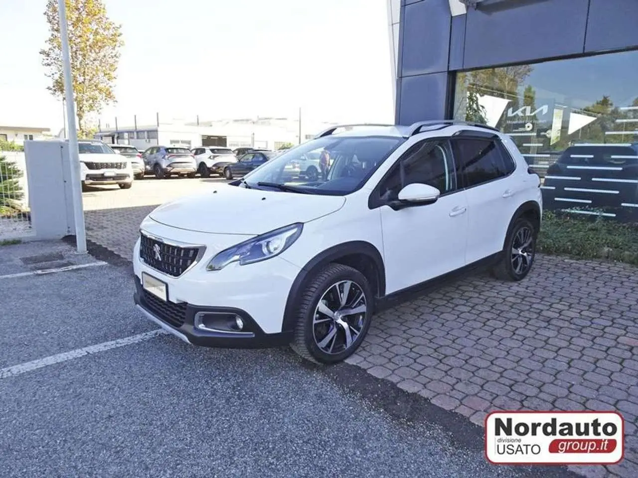 Photo 1 : Peugeot 2008 2017 Petrol