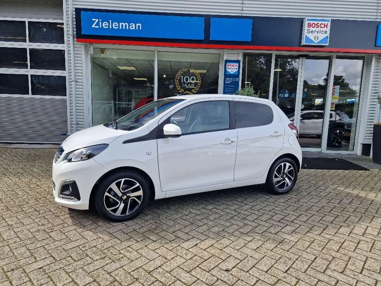 Photo 1 : Peugeot 108 2016 Petrol