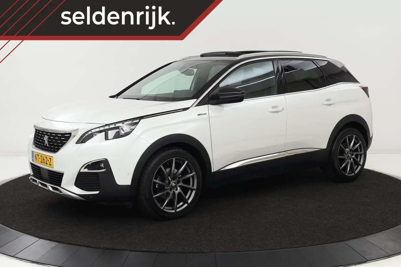 Photo 1 : Peugeot 3008 2017 Petrol