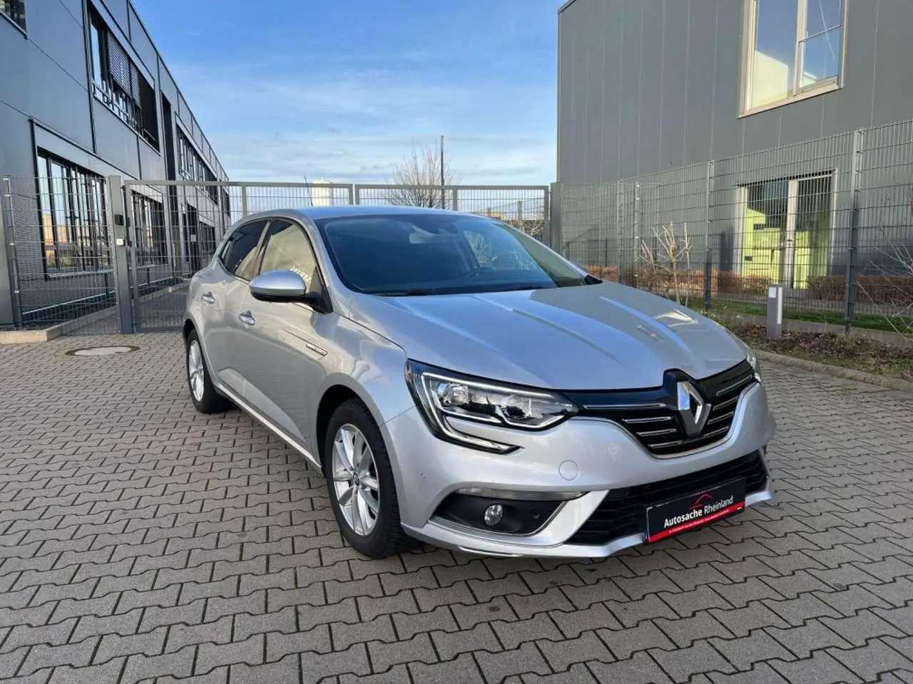 Photo 1 : Renault Megane 2016 Petrol