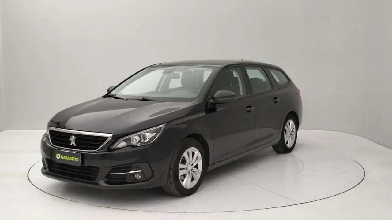 Photo 1 : Peugeot 308 2019 Essence