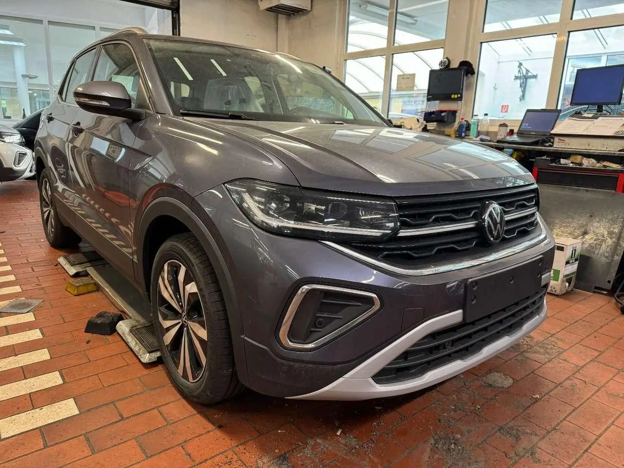 Photo 1 : Volkswagen T-cross 2024 Essence